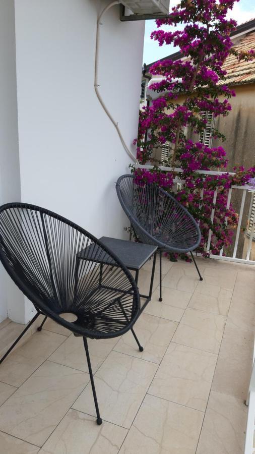 Apartmani Lara 그라다츠 외부 사진