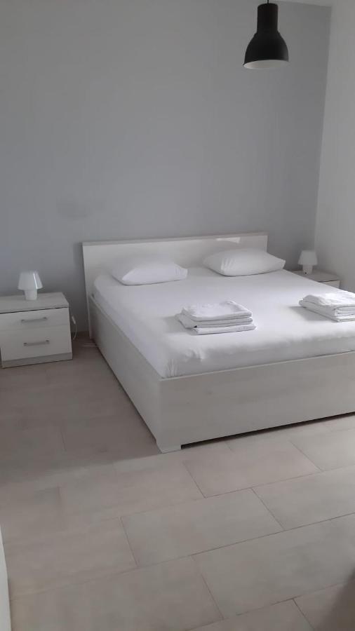 Apartmani Lara 그라다츠 외부 사진
